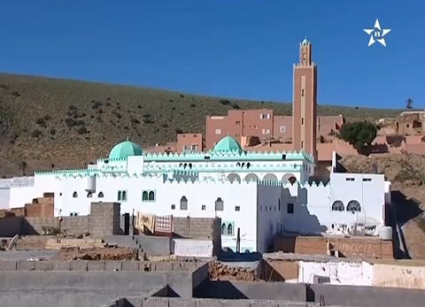 صاحب سوابق قضائية يثير الرعب وسط ساكنة الزاويت بأكلو بإقليم تيزنيت صاحب سوابق قضائية يثير الرعب وسط ساكنة الزاويت بأكلو بإقليم تيزنيت